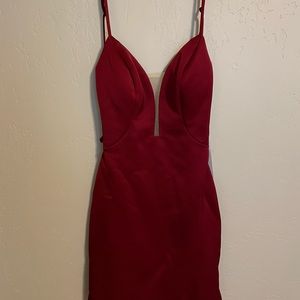 Womens burgundy dress. 00. La femme cocktail dress